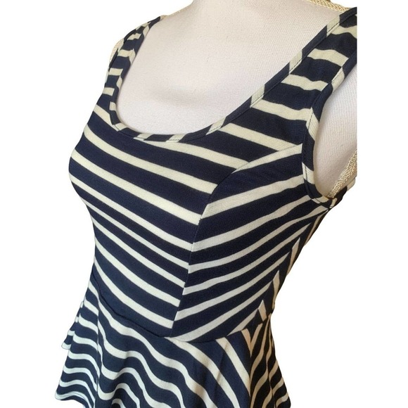 Green Envelope Casual Couture Peplum Top Blouse Nautical Blue White Striped Sz M - Picture 8 of 10